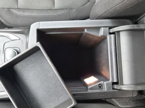 Used 2023 Chevrolet Traverse LT image 27