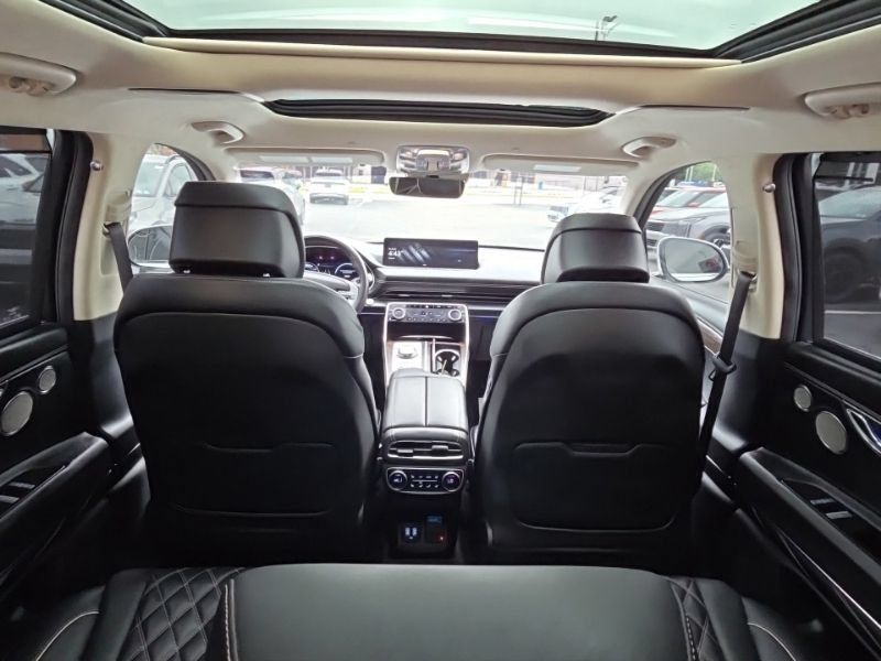Used 2024 Genesis GV80 3.5T w/ Prestige Package AWD/4WD image 11