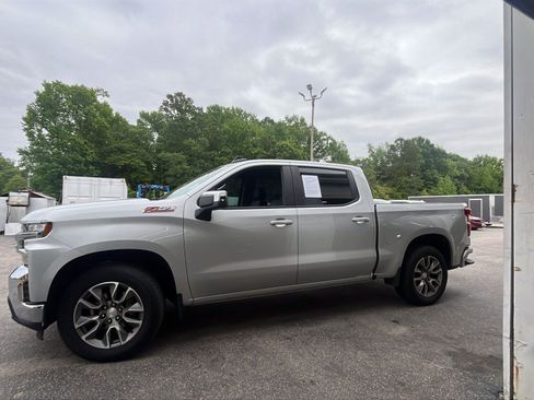 Used 2019 Chevrolet Silverado 1500 LT w/ All-Star Edition AWD/4WD image 2