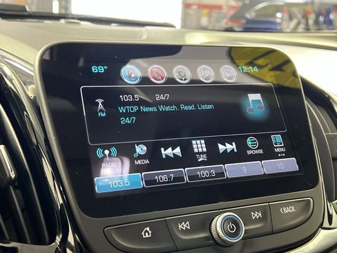 Used 2017 Chevrolet Volt Premier w/ Driver Confidence II Package image 18