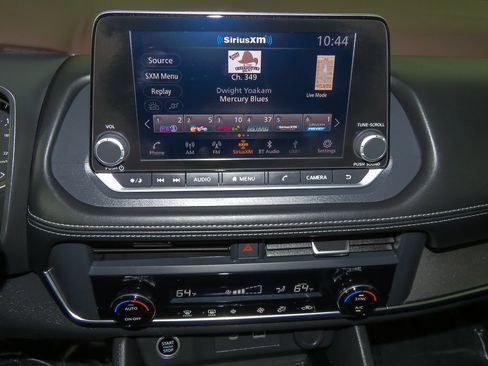Used 2023 Nissan Rogue SV FWD image 19