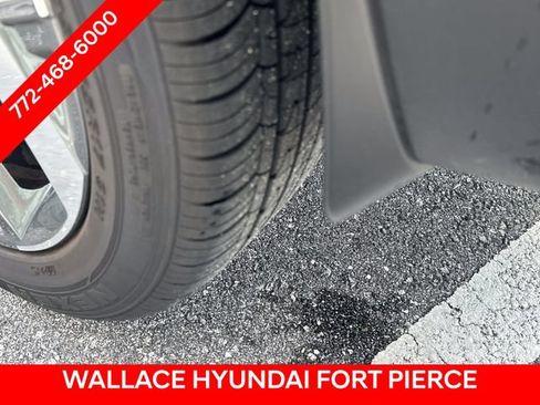 Used 2023 Hyundai Venue Limited w/ Cargo Package FWD image 12