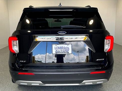 Used 2023 Ford Explorer XLT image 6