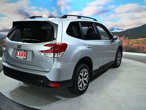 Used 2020 Subaru Forester Premium image 10
