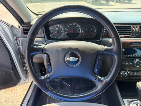 Used 2014 Chevrolet Impala LT w/ LT Sunroof Package FWD image 10