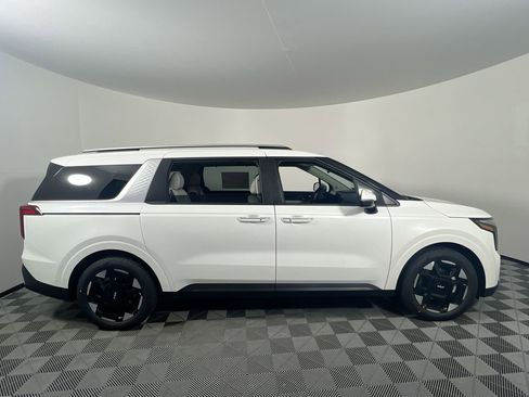 New 2026 Kia Carnival EX image 2