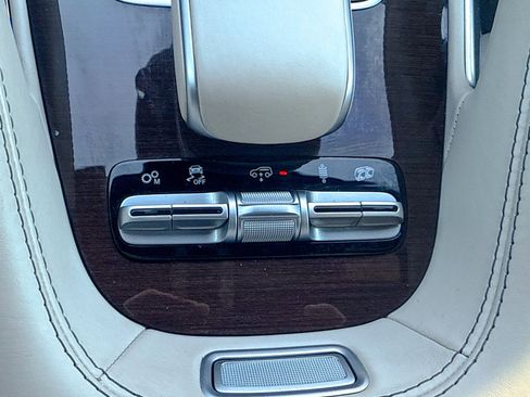 Used 2023 Mercedes-Benz GLS 63 AMG 4MATIC image 40