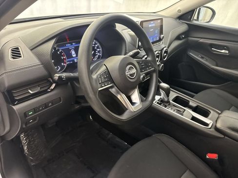 Used 2025 Nissan Sentra SV FWD image 11