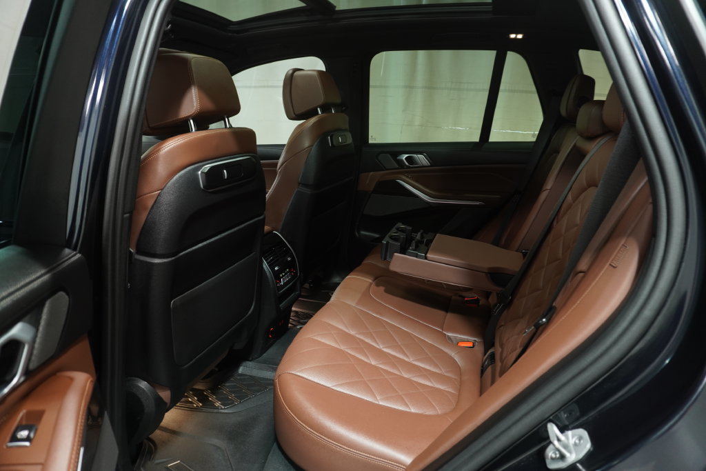 Used 2025 BMW X5 M60i w/ Climate Comfort Package AWD/4WD image 14