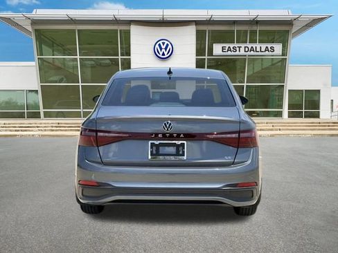 Used 2026 Volkswagen Jetta SE FWD image 4