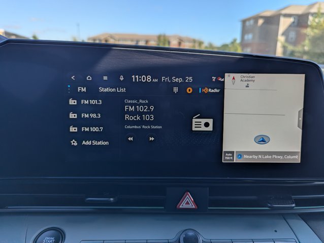 Certified 2025 Hyundai Elantra Limited FWD image 18