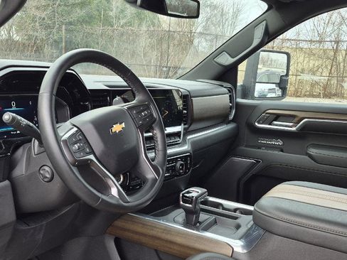 Used 2023 Chevrolet Silverado 1500 High Country w/ Max Trailering Package image 8