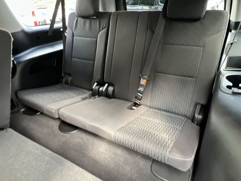 Used 2020 Chevrolet Suburban LS RWD image 31