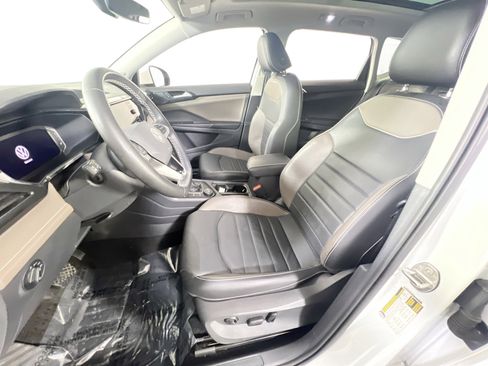 Used 2023 Volkswagen Taos SEL image 20