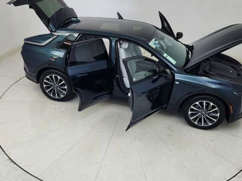 Used 2024 Cadillac Lyriq Sport image 86