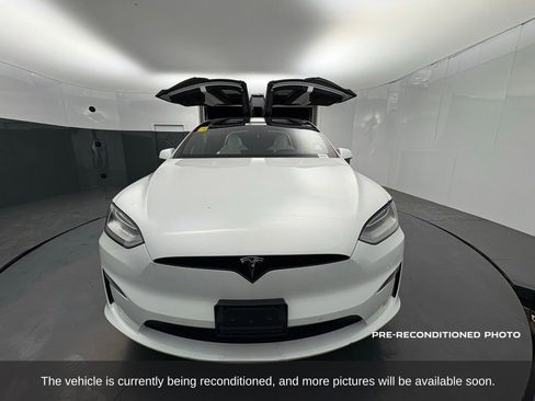 Used 2023 Tesla Model X image 17