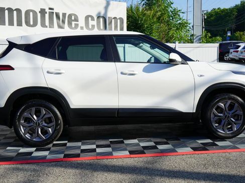 Used 2024 Kia Seltos LX AWD/4WD image 8