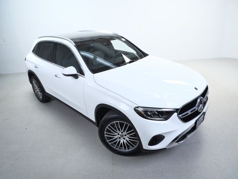 Certified 2026 Mercedes-Benz GLC 300 4MATIC image 4
