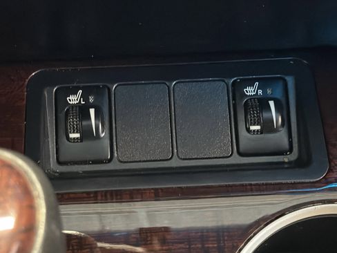 Used 2013 Toyota Camry XLE w/ Leather Pkg image 25