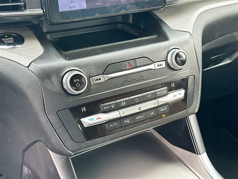 Certified 2020 Ford Explorer XLT w/ Equipment Group 202A image 14