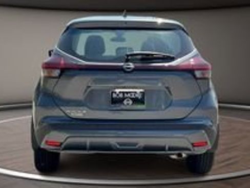 Certified 2025 Nissan Kicks Play S image 4
