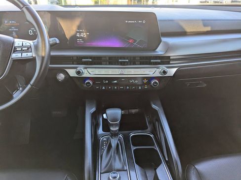 Used 2023 Kia Telluride LX image 10