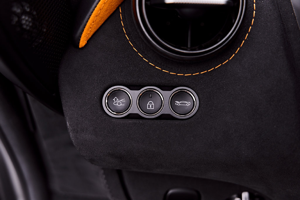 Used 2025 McLaren 750S Spider RWD image 68