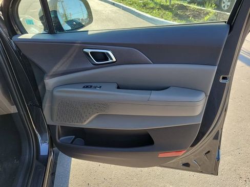 New 2026 Kia Carnival EX FWD image 35