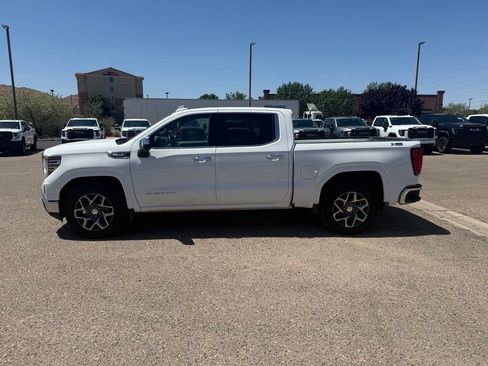 Used 2022 GMC Sierra 1500 SLT w/ X31 Off-Road Package AWD/4WD image 8