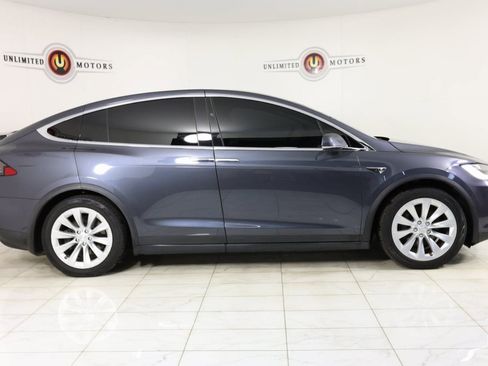 Used 2017 Tesla Model X 75D AWD/4WD image 2