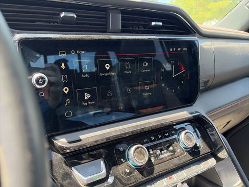 Used 2023 GMC Sierra 1500 AT4 w/ AT4 Premium Package AWD/4WD image 5
