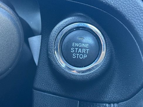 Used 2020 Subaru Forester Premium AWD/4WD image 21