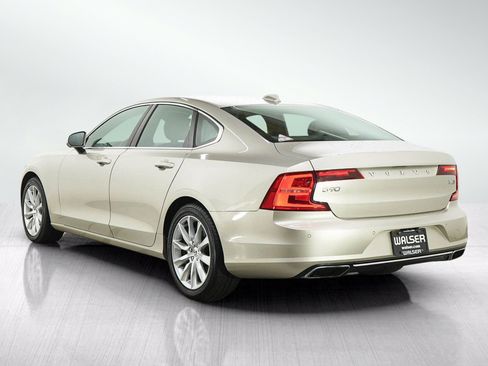 Used 2017 Volvo S90 T6 Momentum w/ Vision Package AWD/4WD image 3