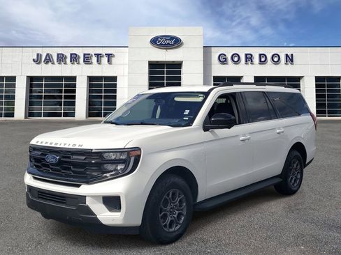Certified 2025 Ford Expedition Max Active RWD image 2