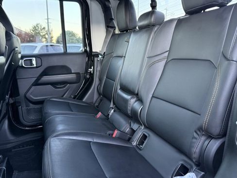 New 2025 Jeep Gladiator Sport image 25