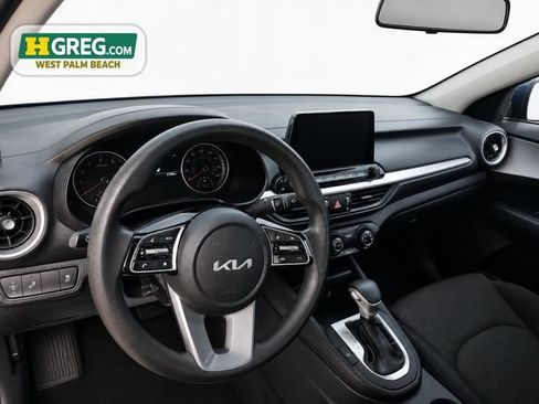 Used 2022 Kia Forte LXS w/ LXS Technology Package FWD image 11