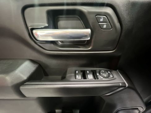 Used 2025 Chevrolet Silverado 1500 Custom image 12