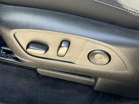 Used 2024 Chevrolet Traverse LT image 31