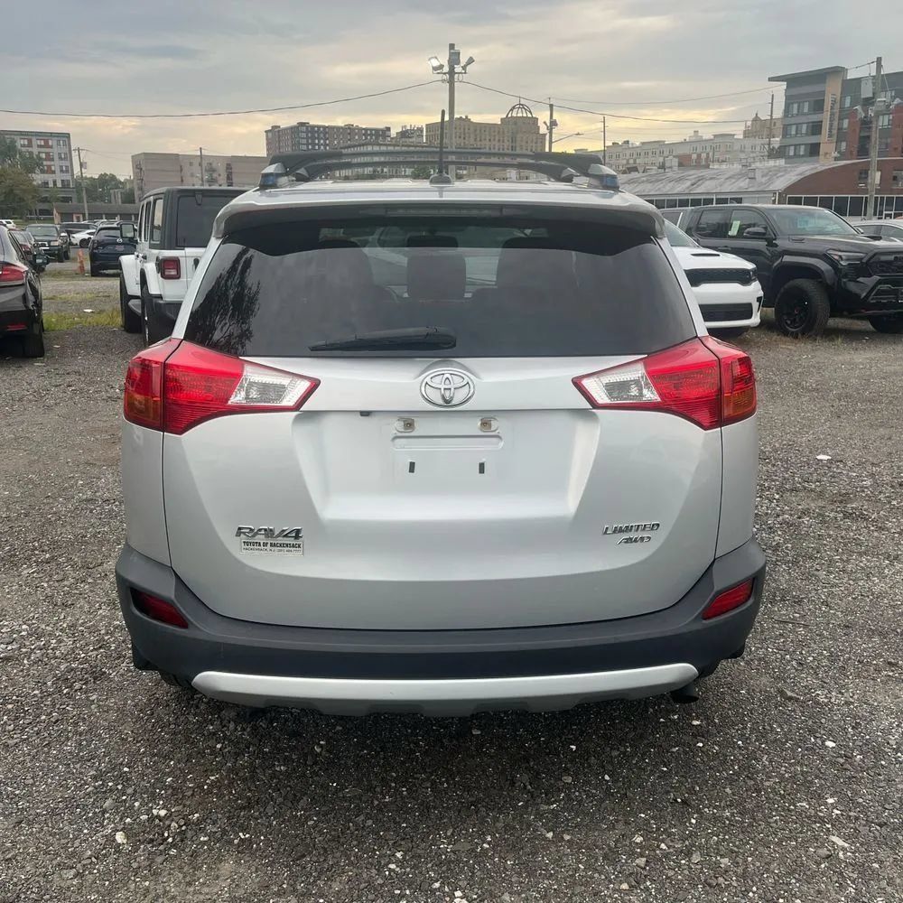 Used 2015 Toyota RAV4 Limited w/ Outdoor Package AWD/4WD image 7