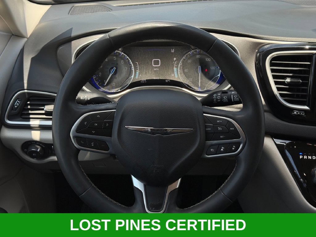 Used 2023 Chrysler Pacifica Touring-L FWD image 20
