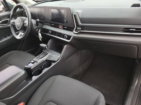 Used 2023 Kia Sportage LX FWD image 7