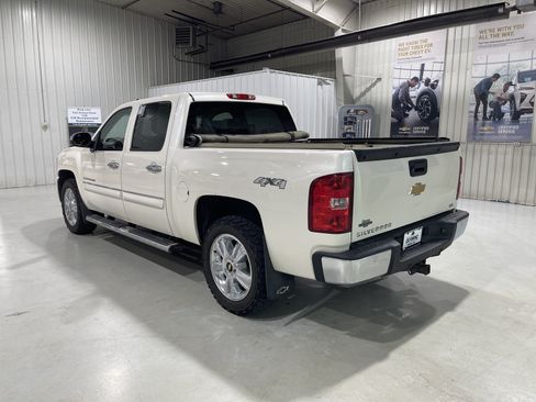 Used 2013 Chevrolet Silverado 1500 LTZ w/ LTZ White Diamond Edition AWD/4WD image 5