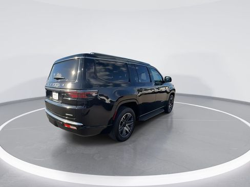 Used 2023 Jeep Wagoneer Series II AWD/4WD image 8