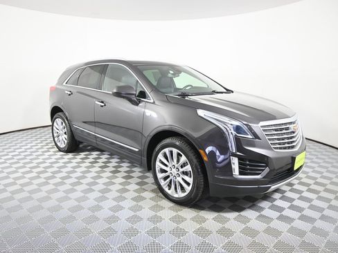 Used 2018 Cadillac XT5 Platinum w/ Driver Assist Package image 9