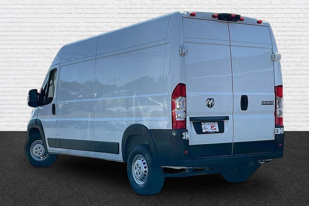 Used 2025 RAM ProMaster 2500 w/ Convenience Group FWD image 4
