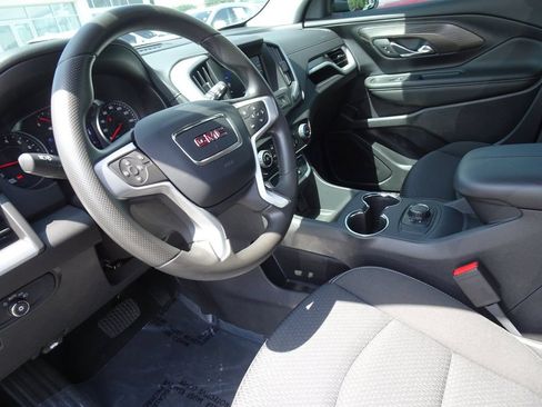 Used 2024 GMC Terrain SLE FWD image 11