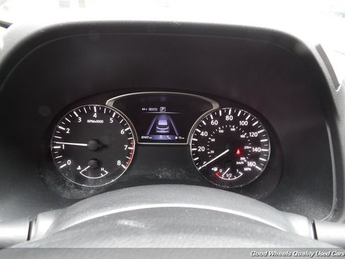 Used 2019 Nissan Pathfinder Platinum AWD/4WD image 21