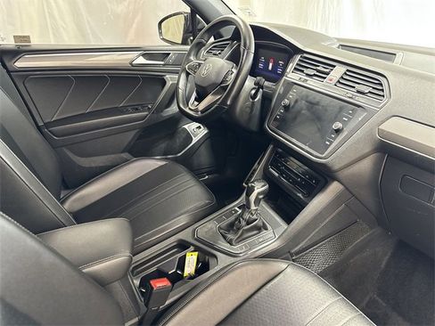 Used 2022 Volkswagen Tiguan SE R-Line image 28