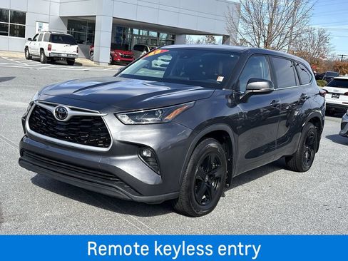 Used 2023 Toyota Highlander LE image 6