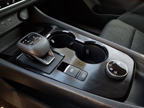 Used 2024 Nissan Rogue SV image 25